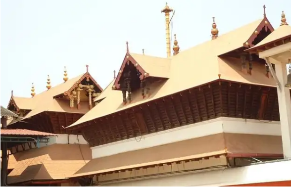 Top 10 Richest Temples In the World Temple of Guruvayurappan, Guruvayoor