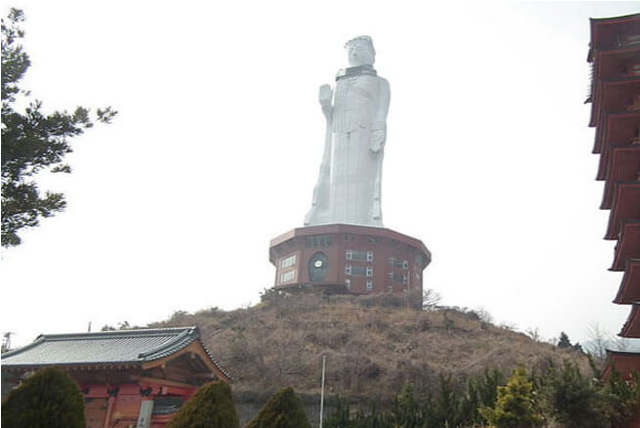 top 10 Tallest Statues in the World Awaji Kannon (260 feet)