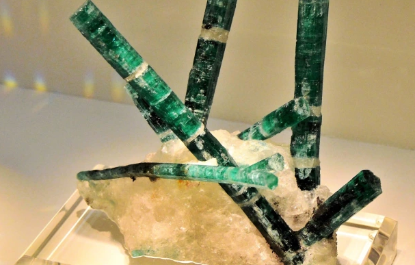 Top 10 World Famous Gemstones In The World medusa emerald