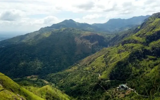 Top 10 Sri Lankan Mountains With Amazing Beauty gombaniya